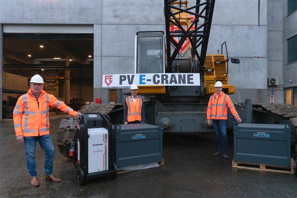 Dick van de Laar, director at Volker Wessels Equipment en Logistics; Joost Bömer, PVE Cranes CEO; Rob van den Boogaard, teamleader, cranes and operators, at Volker Stevin Equipment.